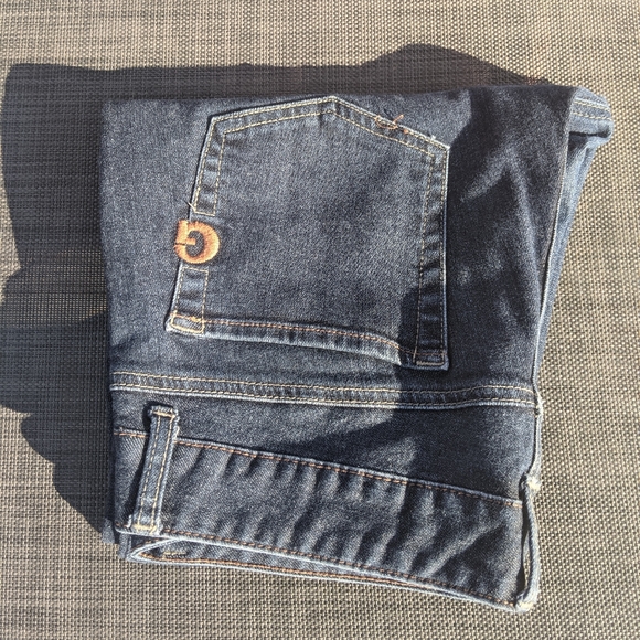 EUC GUESS Dark Jeans - Picture 4 of 4